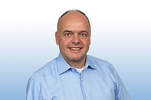 „Wirtschaft und Wissenschaft sind kommunizierende Röhren. Unsere Unternehmen sind erfolgreich, wenn sie auf starke Wissenschaftsstandorte bauen und die Fachkräfte von morgen qualifizieren können. So bestehen wir im nationalen und internationalen Wettbewerb und können unsere Position als eine führende Region in Europa halten und ausbauen. Hierfür bietet der neue Campus der HWG LU einen perfekten Rahmen. Der neue Campus macht LUst aufs Studium in der Mitte der Metropolregion Rhein-Neckar.“ Jürgen Vogel, Hauptgeschäftsführer Industrie- und Handelskammer Pfalz
