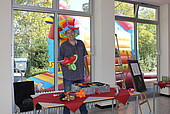 ... as well as the balloon modeling.