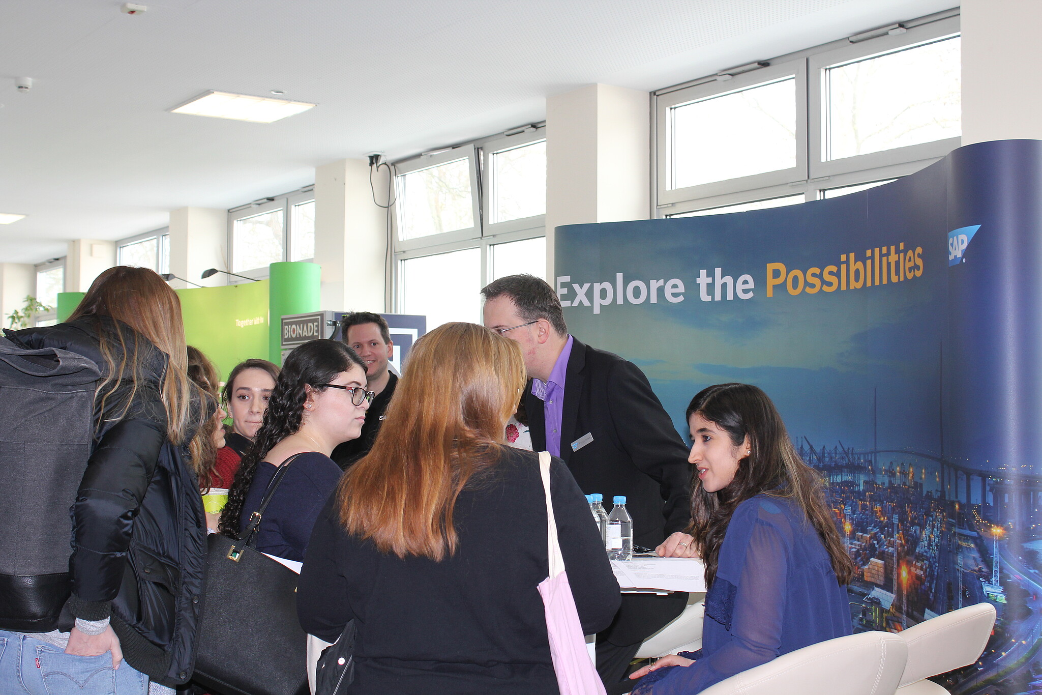 Full consulting effort at the SAP booth at the 7th HWG LU job fair