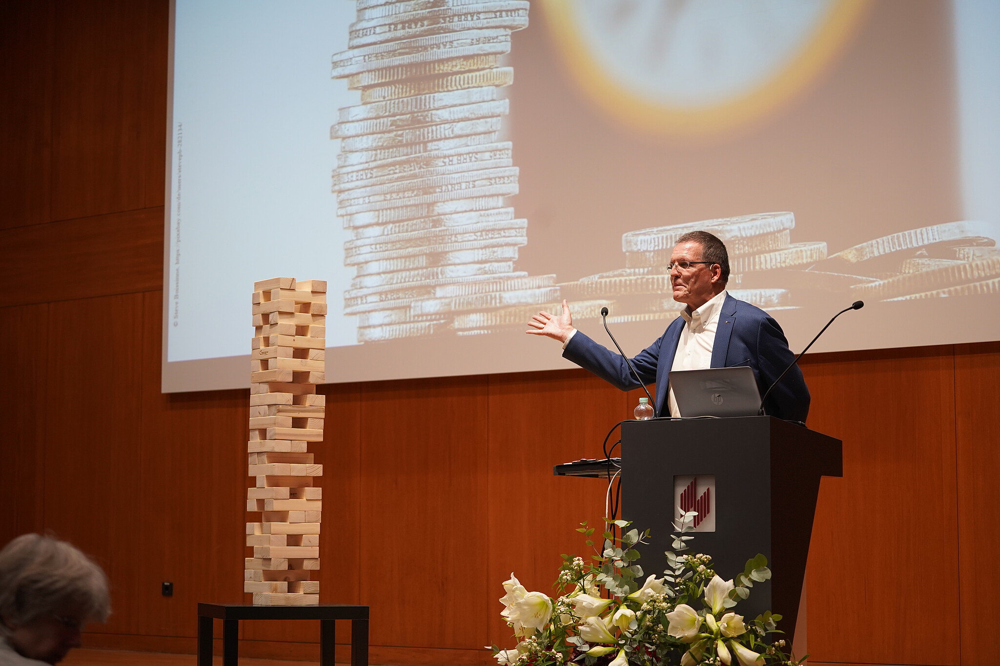 Prof. Dr. Hartmut Walz bei den 9. Finanzgesprächen an der HWG LU (Bild:© privat)