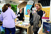 Gut besuchte Infostände bei der START_2