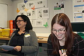 Frau Gensheimer und Frau Goldschmidt von der Stadtbibliothek führten durchs Programm dieser Kinderuni. (Bild: HWG LU)
